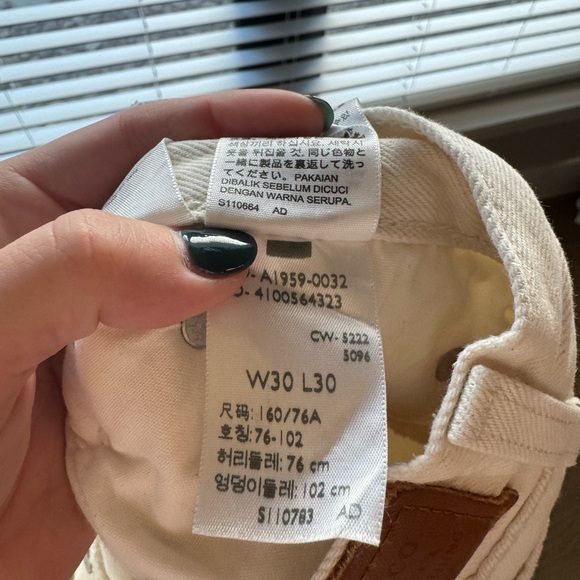 Vintage cream Levi’s jeans never worn - Picture 4 of 5